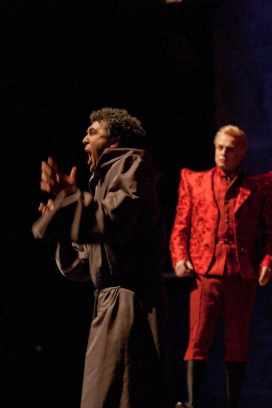 Luis Chapa performing